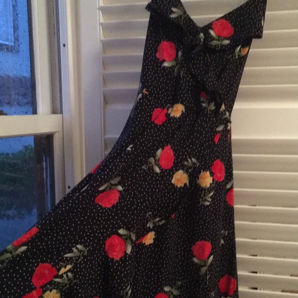 Polka dot rose print ruffle dress - Picture 5 of 5